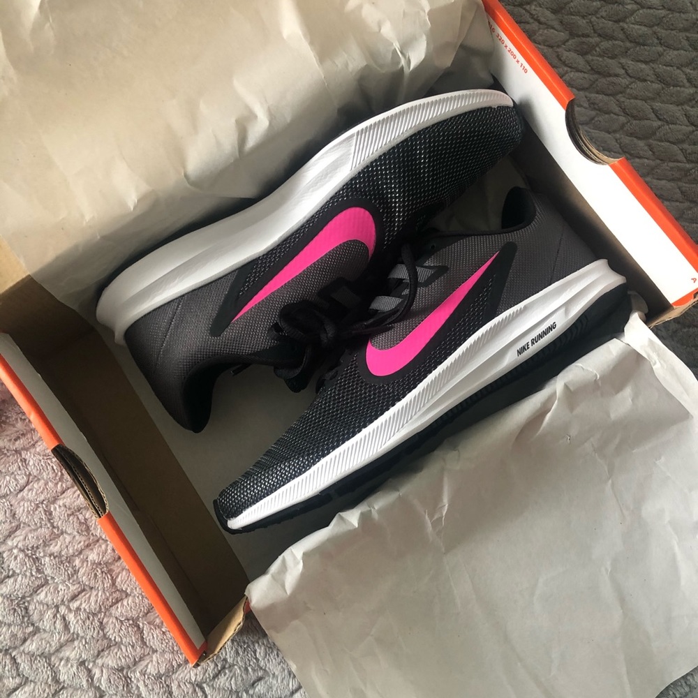 Nike Downshifter Sneaker